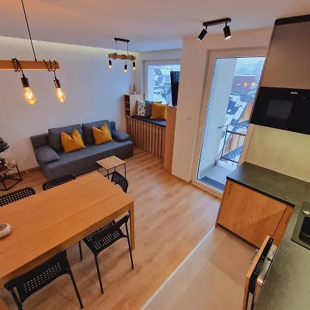 Widokowy Centrum * زاكوباني